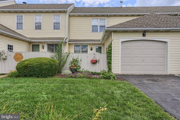 Lancaster, PA 17601,31 SPRING WALK CT