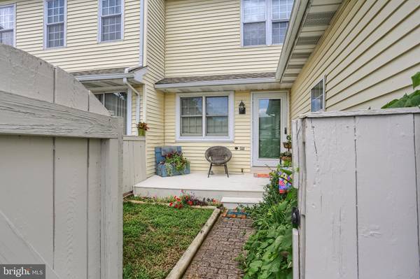 Lancaster, PA 17601,31 SPRING WALK CT