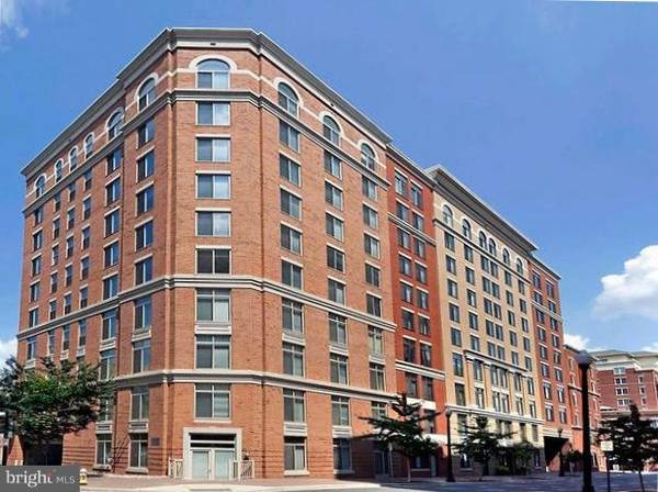 1205 GARFIELD ST N #810, Arlington, VA 22201