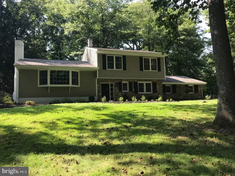 6037 HONEY HOLLOW RD, Doylestown, PA 18902