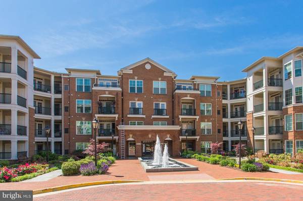 2907 SAINTSBURY PLZ #302, Fairfax, VA 22031