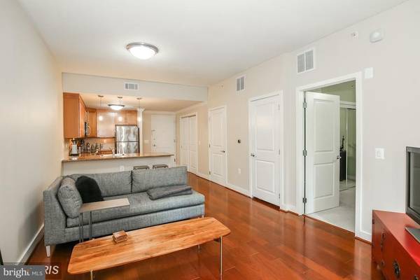 Arlington, VA 22203,888 QUINCY ST N #203