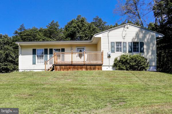 242 NOTCH RD, Duncannon, PA 17020