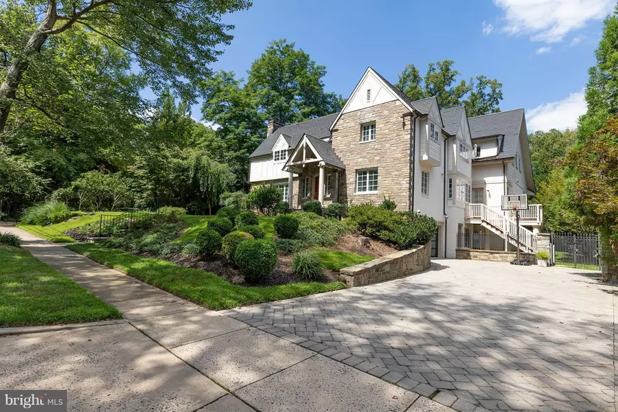 2851 CHESTERFIELD PL NW, Washington, DC 20008