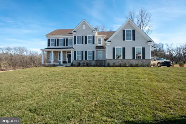 10 BENNETT LN, Newtown, PA 18940