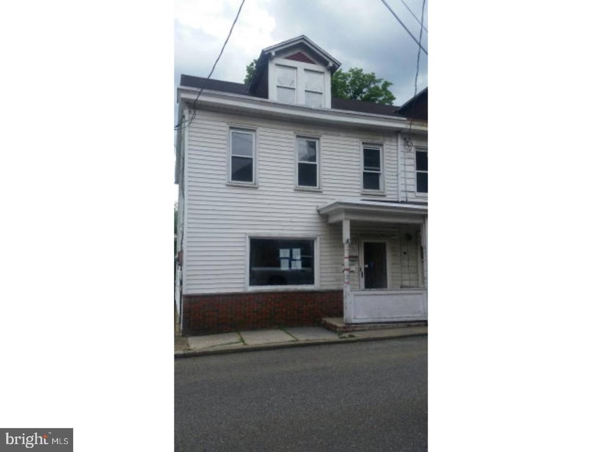 Port Carbon, PA 17965,127 CHERRY ST