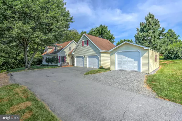 Elizabethtown, PA 17022,289 BUTTONWOOD DR