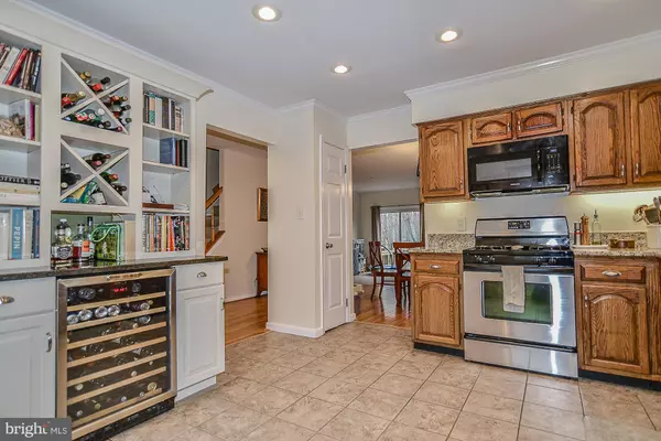 Alexandria, VA 22310,5914 WOODFIELD ESTATES DR