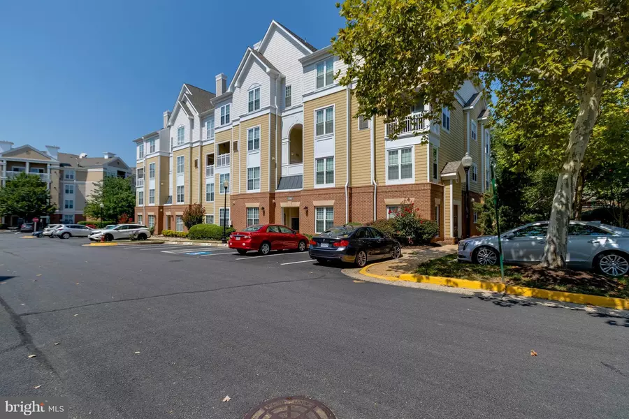 2108 HIGHCOURT LN #304, Herndon, VA 20170