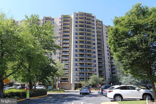 203 YOAKUM PKWY #903, Alexandria, VA 22304