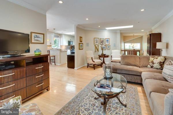 Vienna, VA 22180,405 TROY CT SE