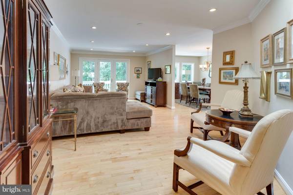 Vienna, VA 22180,405 TROY CT SE