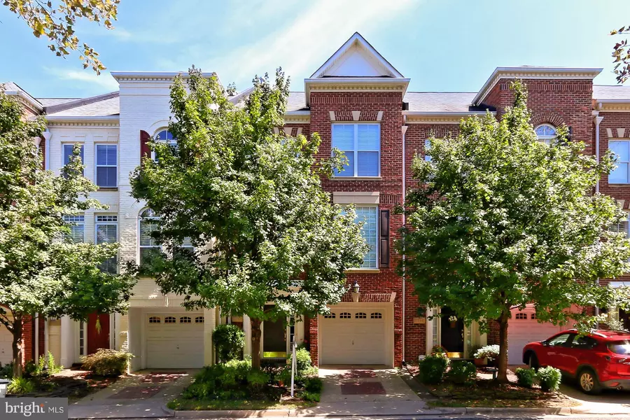 5247 TANCRETI LN, Alexandria, VA 22304