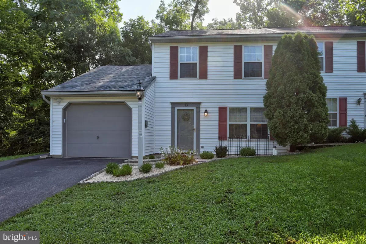 Lancaster, PA 17603,119 MEADOWCROFT LN