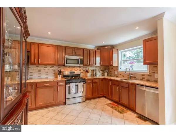 Claymont, DE 19703,712 ELMTREE LN