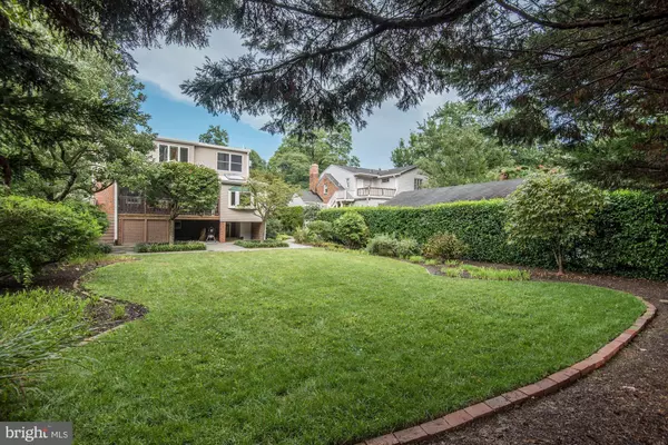 Falls Church, VA 22046,1005 PARKER ST