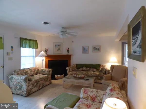 Bethany Beach, DE 19930,635 SANDY POINT RD #31