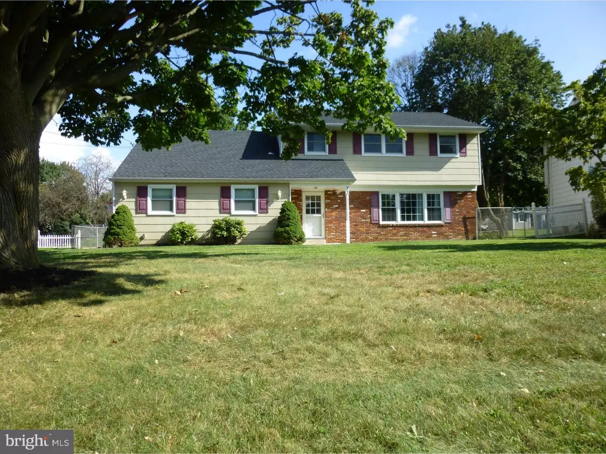 Hatboro, PA 19040,33 HARCOURT LN