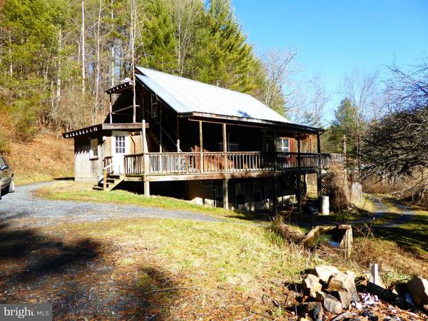 209 FALCON LN, Sugar Grove, WV 26815