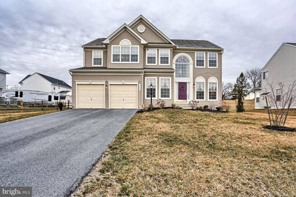 3887 ROLLING HILLS DR, Greencastle, PA 17225