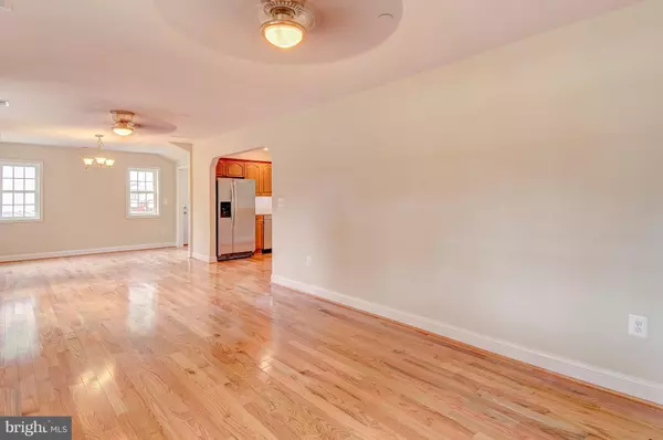 Shady Side, MD 20764,6011 LERCH DR