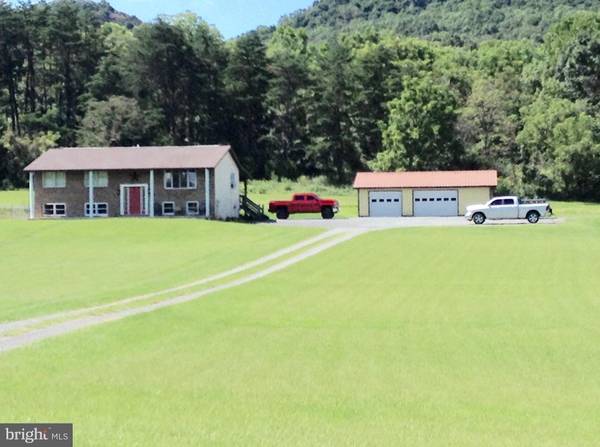 17960 KNOBLEY RD, New Creek, WV 26743