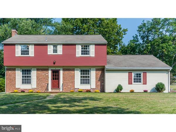 8 KANE DR, Malvern, PA 19355