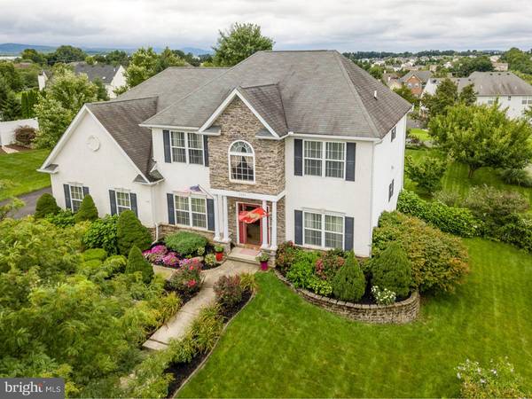 2374 BORDEAUX DR, Macungie, PA 18062