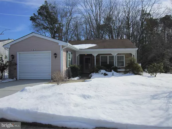 5 DORCHESTER DR, Southampton, NJ 08088