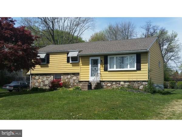 30 HOLLY DR, Hatboro, PA 19040