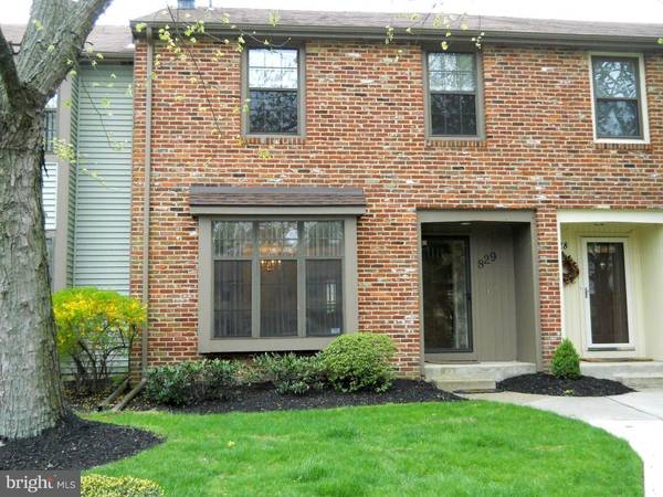 829 KINGS CROFT, Cherry Hill, NJ 08034