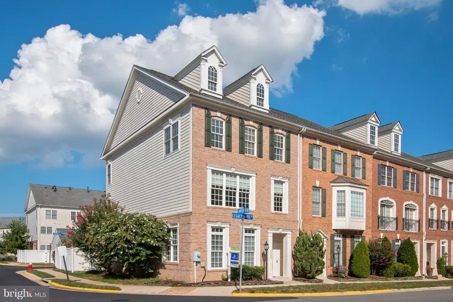 42486 LEGACY PARK DR, Ashburn, VA 20148