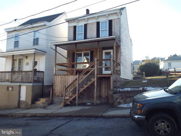 130 ARNOT ST, Saint Clair, PA 17970