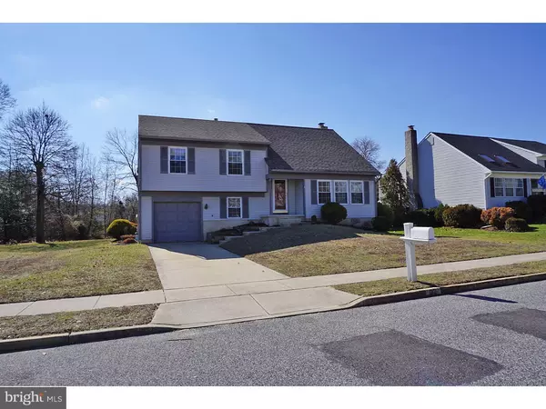 33 TORRINGTON DR, Sicklerville, NJ 08081