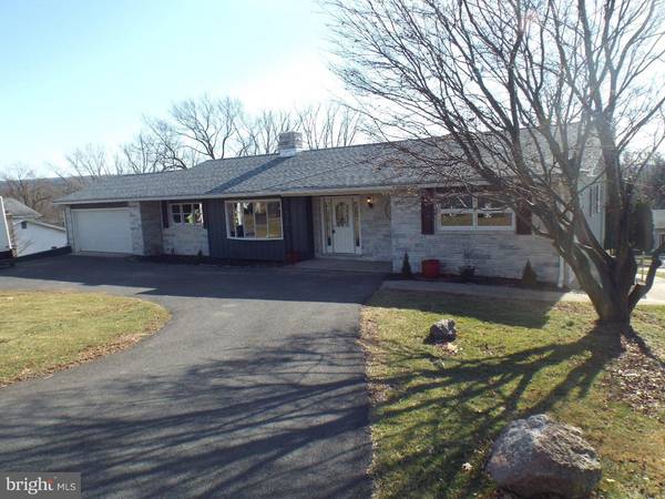 107 WOODLAND DR, Pottsville, PA 17901