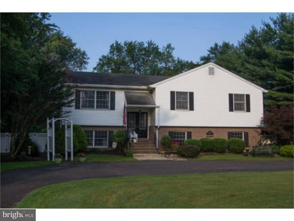 402 PLEASANT VALLEY AVE, Moorestown, NJ 08057