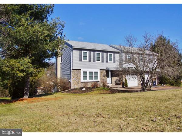 701 THORNBERRY DR, Harleysville, PA 19438