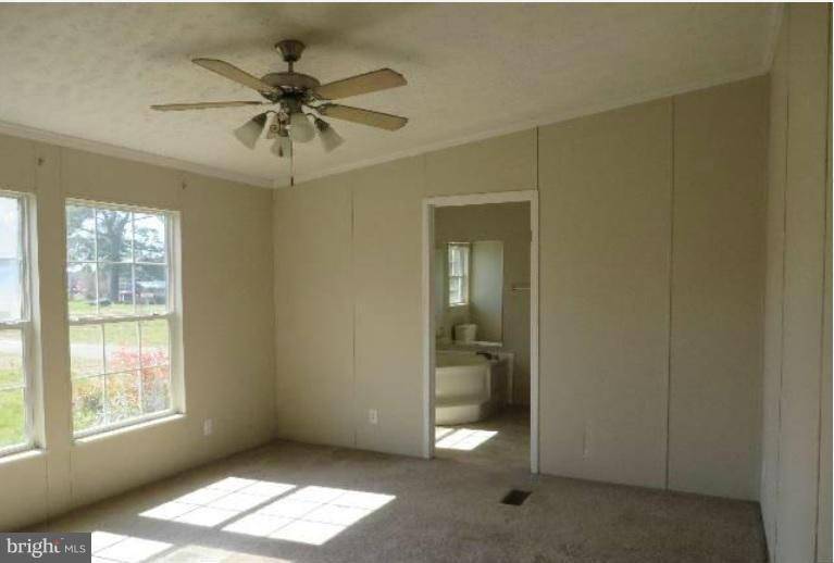 Hudgins, VA 23076,133 MARINERS POINT RD