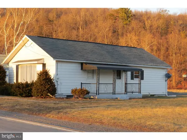 142 MAIN ST, Klingerstown, PA 17941