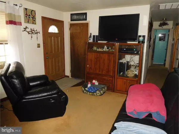 Delran, NJ 08075,136 REDSTONE RDG