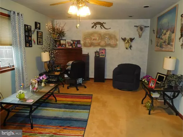 Delran, NJ 08075,136 REDSTONE RDG