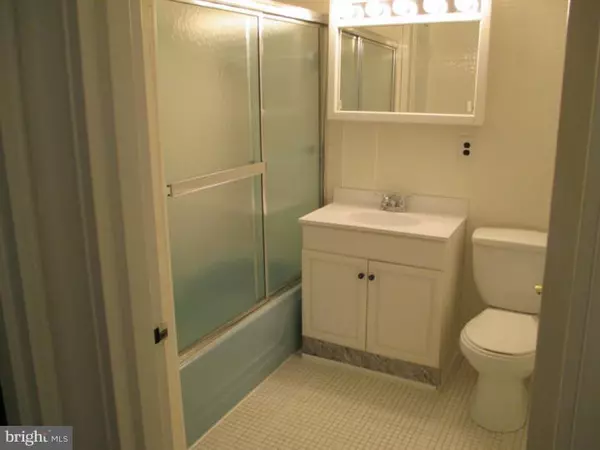 Maple Shade, NJ 08052,810 N FORKLANDING RD #119