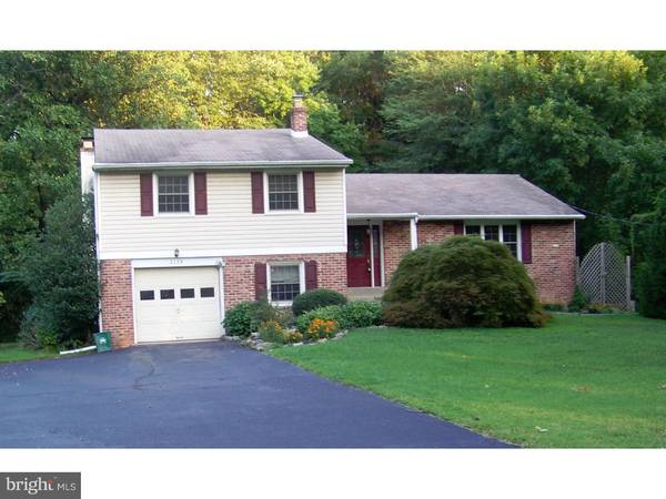 2135 EDGE HILL RD, Huntingdon Valley, PA 19006