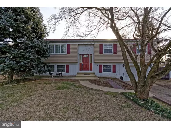 13 OLD ORCHARD RD, Cherry Hill, NJ 08003