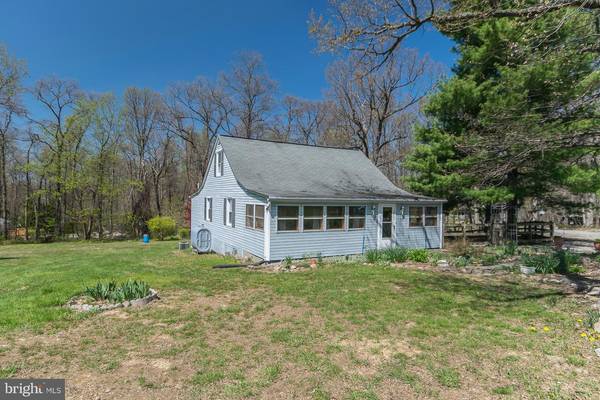 Bluemont, VA 20135,115 BANJO LN