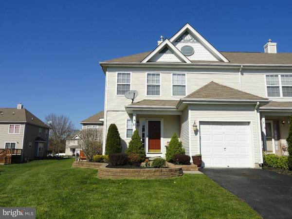 10 STRATFORD CT, Burlington Township, NJ 08016