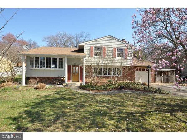 15 HUNTER DR, Delran, NJ 08075