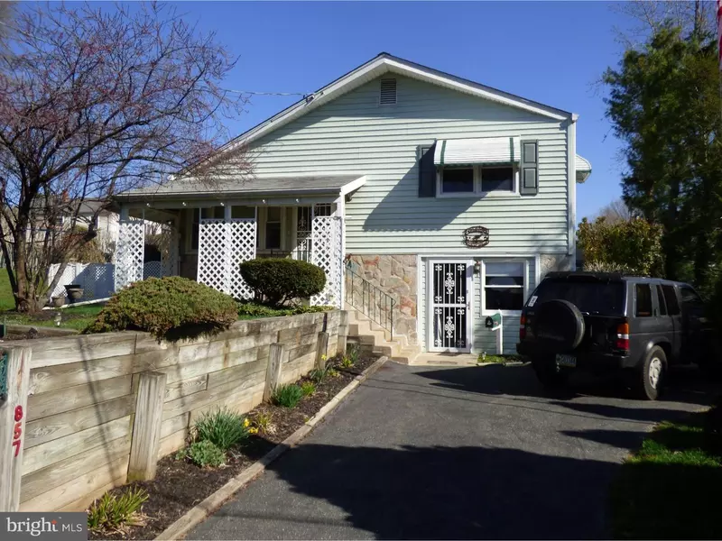 857 AVENUE J, Glenside, PA 19038