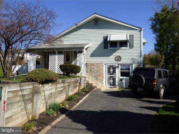 857 AVENUE J, Glenside, PA 19038