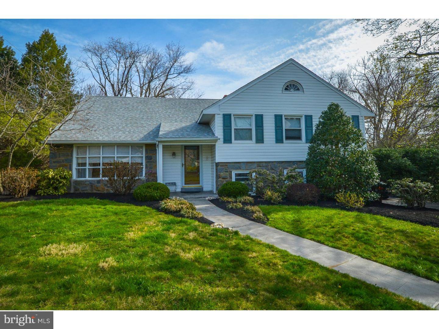 937 MANOR RD, Meadowbrook, PA 19046